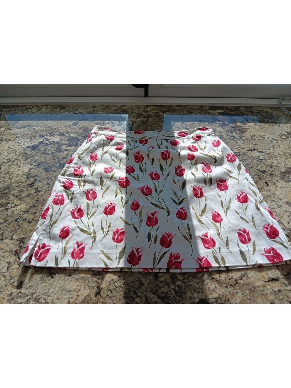 Size 4 EP PRO Skort Ivory All-Over Red Tulips Floral Skirt Golf Tennis Pickeball